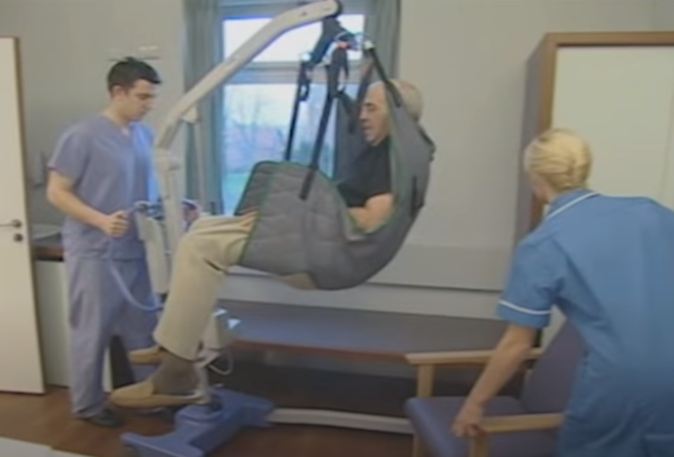 כורסת קימה חשמלית פאוורפול - עמינח מדיק